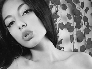 Aquarela webcam girl as a performer. Gallery photo 3.