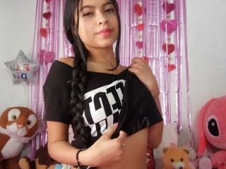 Emma1Smith webcam girl as a performer. Gallery photo 7.