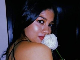 MiaShaik webcam girl as a performer. Gallery photo 1.