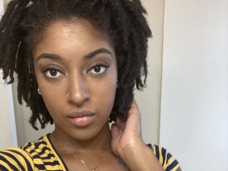 Bebe_Smith webcam girl as a performer. Gallery photo 1.