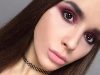 MollyCash webcam girl as a performer. Gallery photo 3.