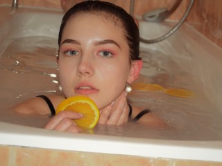 AmandaMiless webcam girl as a performer. Gallery photo 3.