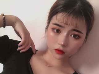 Angelinahui webcam girl as a performer. Gallery photo 2.