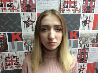 JuliaVinks webcam girl as a performer. Gallery photo 1.