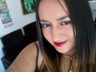 IsabelaGreen webcam girl as a performer. Gallery photo 3.