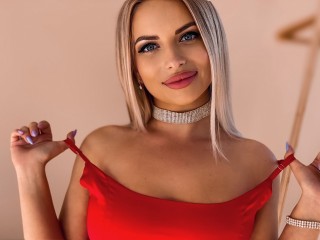 EmmyBon webcam girl as a performer. Gallery photo 5.