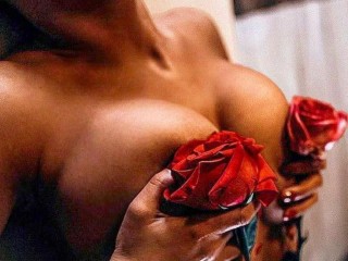 Hot_EmilyXx webcam girl as a performer. Gallery photo 2.