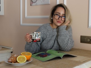 NinaTalkow webcam girl as a performer. Gallery photo 3.