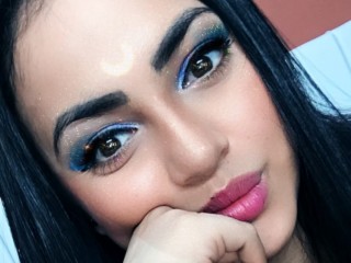 AmyLuis webcam girl as a performer. Gallery photo 4.