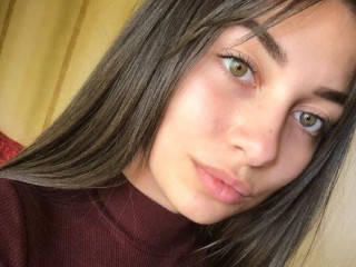 VeronikaNovak webcam girl as a performer. Gallery photo 1.