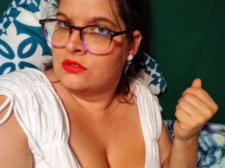 SouthernPearl webcam girl as a performer. Gallery photo 2.