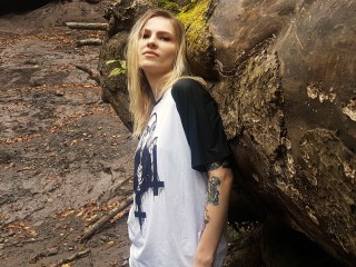 RACHELBel webcam girl as a performer. Gallery photo 8.