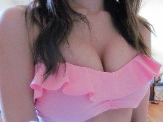 RoxanneMarsh webcam girl as a performer. Gallery photo 2.