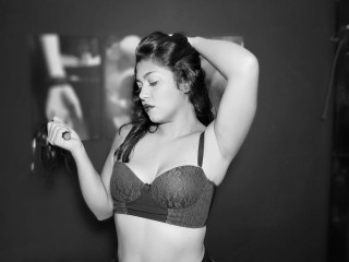 AlliisonHoney webcam girl as a performer. Gallery photo 6.