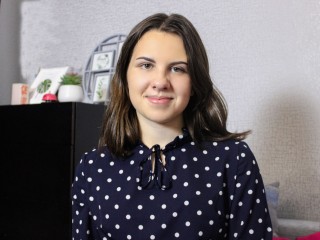 IlonaSwon webcam girl as a performer. Gallery photo 1.