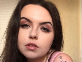 Rebeccaugust webcam girl as a performer. Gallery photo 1.