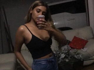 Bella_Daviss webcam girl as a performer. Gallery photo 2.