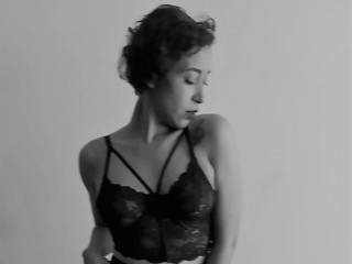 AgathaBell webcam girl as a performer. Gallery photo 1.