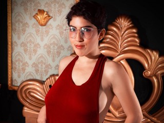 MiaCastell webcam girl as a performer. Gallery photo 7.