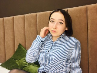 SofiaReynolds webcam girl as a performer. Gallery photo 2.