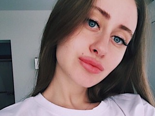 Chantalle_Kiss webcam girl as a performer. Gallery photo 8.